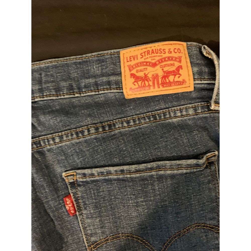 Levis Red Tab Jeans straight leg size 29